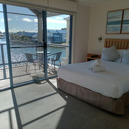 The View - Captains Cove Waterfront Resort Paynesville Exteriér fotografie