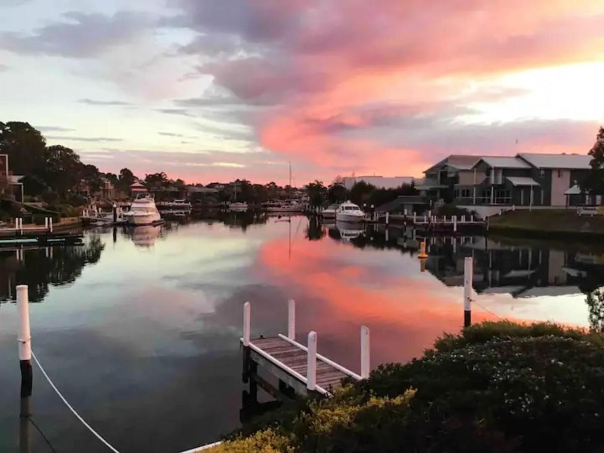 The View - Captains Cove Waterfront Resort Paynesville Exteriér fotografie