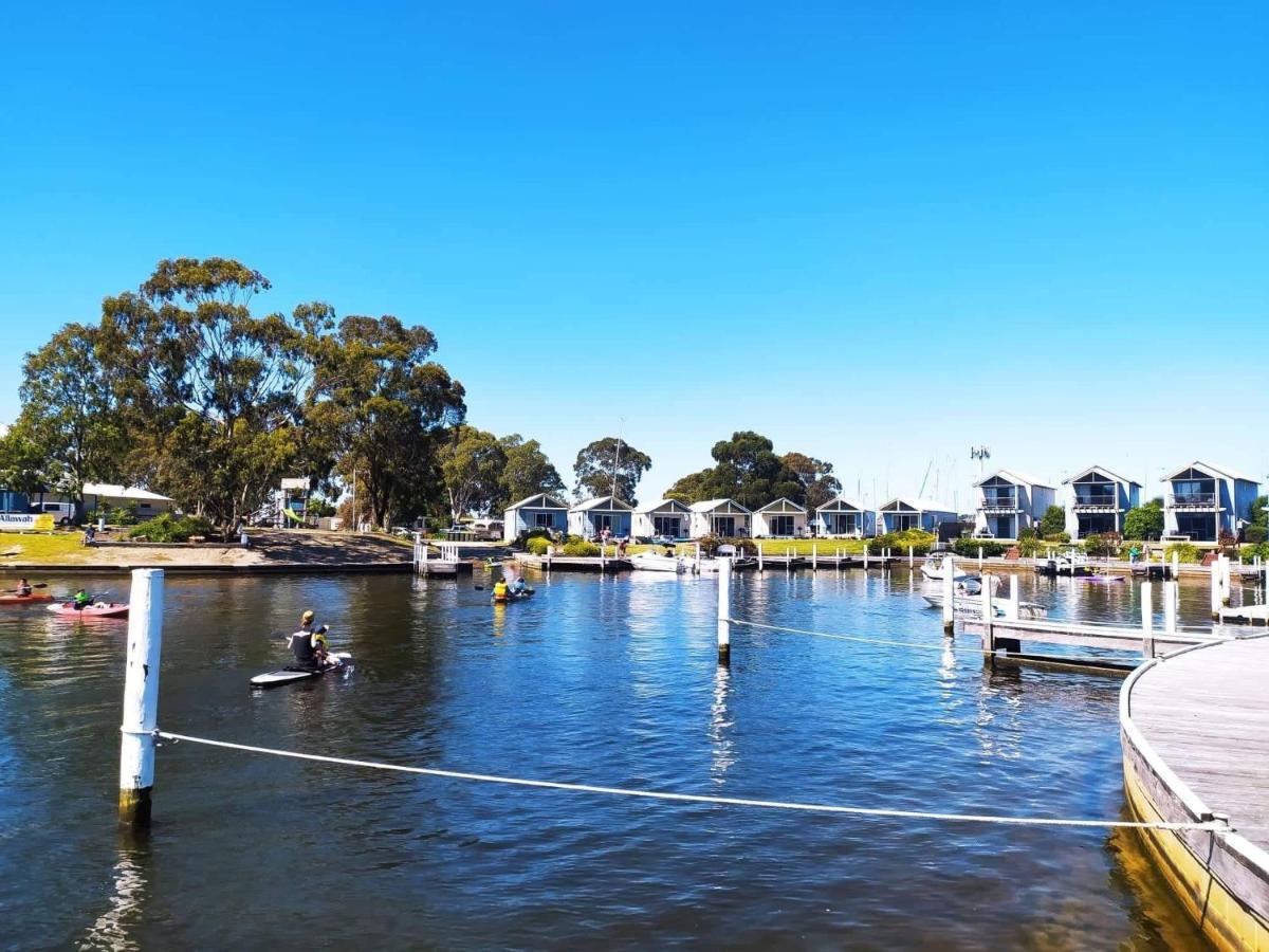 The View - Captains Cove Waterfront Resort Paynesville Exteriér fotografie