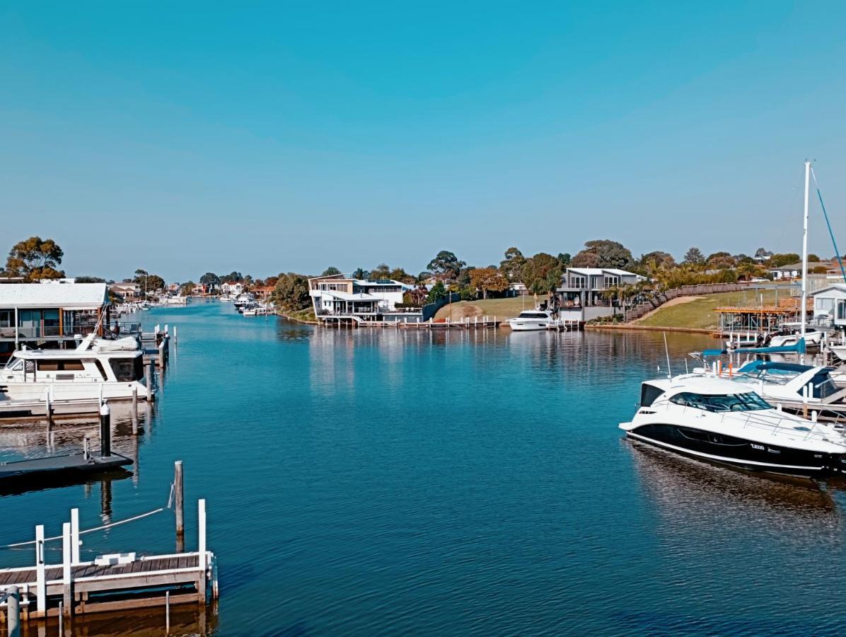 The View - Captains Cove Waterfront Resort Paynesville Exteriér fotografie