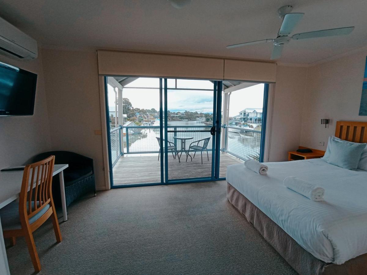 The View - Captains Cove Waterfront Resort Paynesville Exteriér fotografie