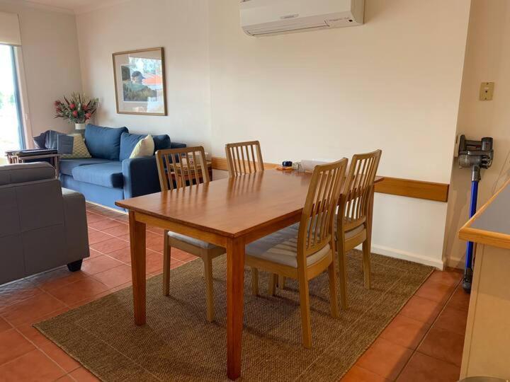 The View - Captains Cove Waterfront Resort Paynesville Exteriér fotografie
